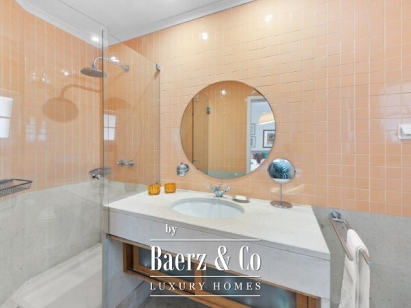 photo 12 Charming Five-Bedroom Villa with Garage in the Historic Centre of Cascais
